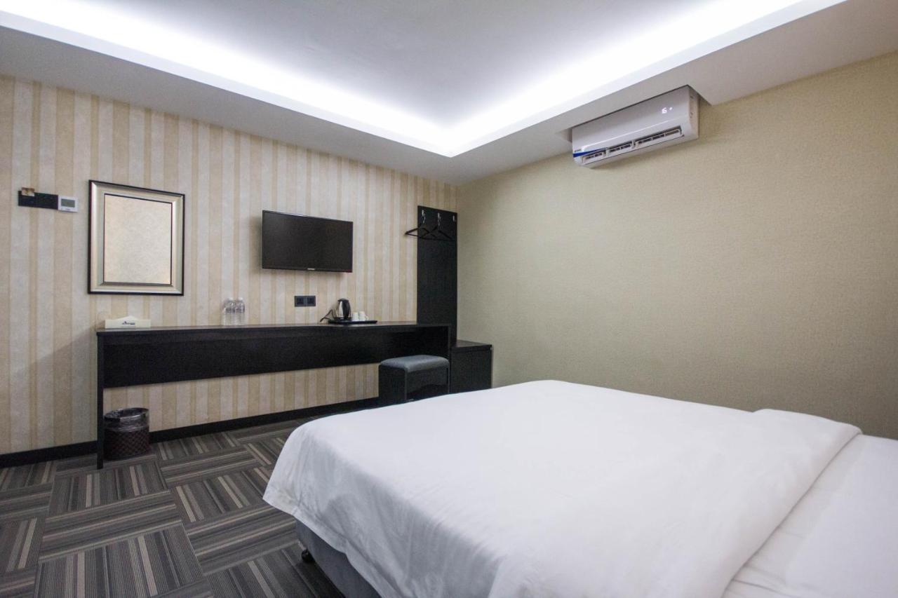 S Hotel Seberang Jaya Экстерьер фото